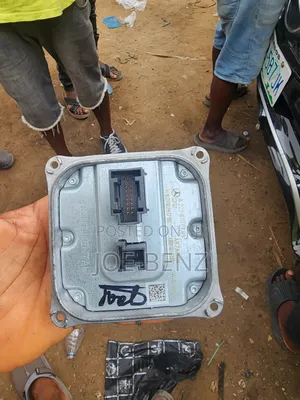 GLE350 Headlight Charger