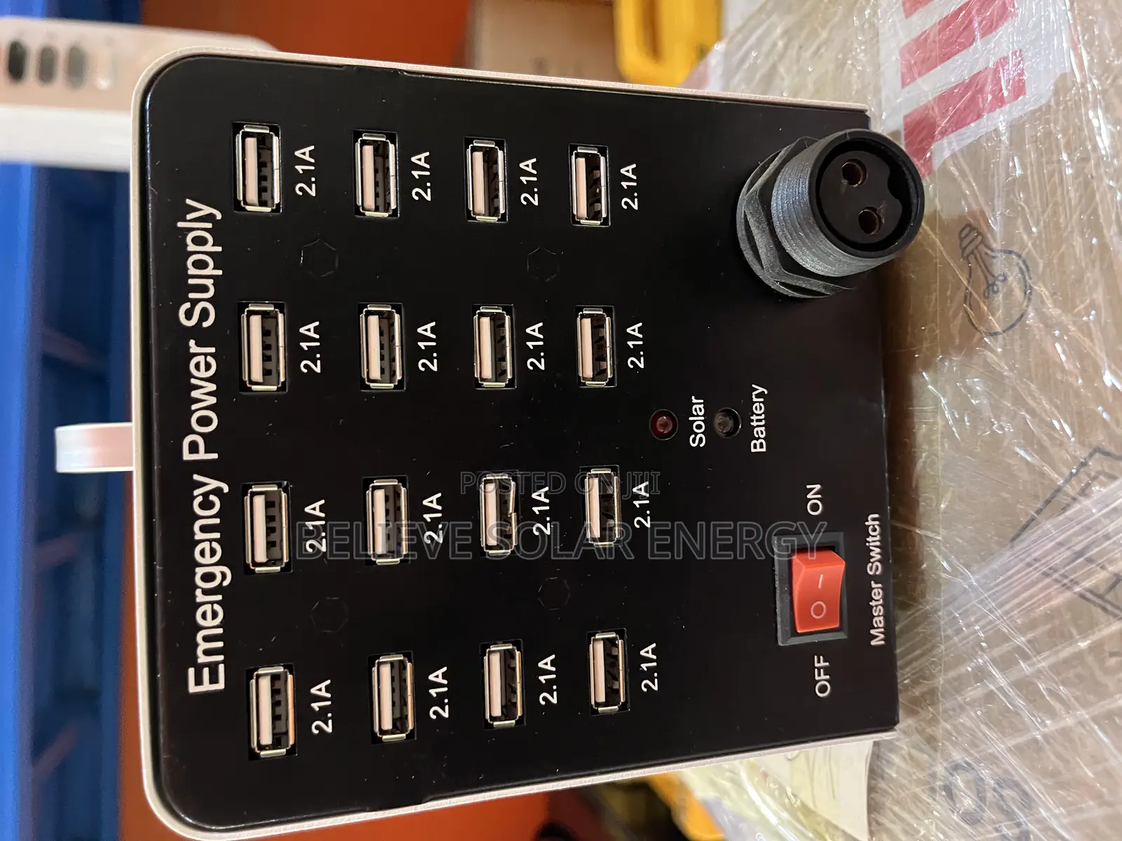 600w Solar Generator It Charges Phones and Laptops