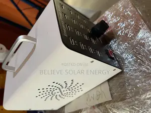 600w Solar Generator It Charges Phones and Laptops