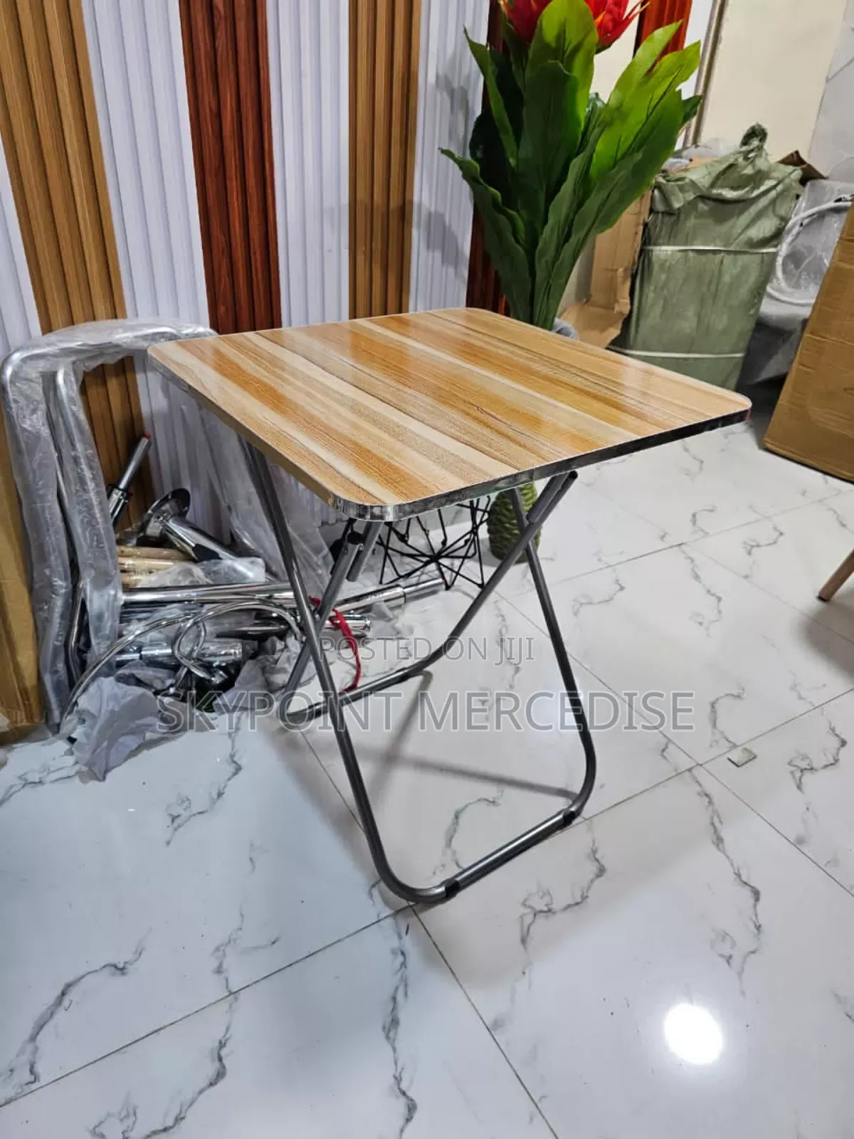 A Unique Foldable Table