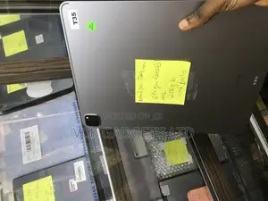 Apple iPad Pro 12.9 (2022) 256 GB Gray