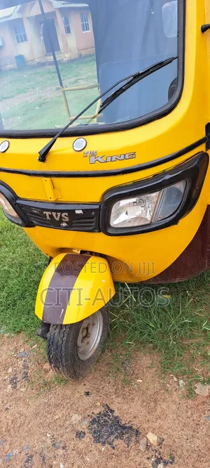 Photo - TVS King Deluxe Plus iTouch Start 2021 Yellow