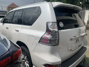 Lexus GX 460 Base 2016 White