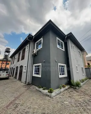 5bdrm Block of Flats in Obio-Akpor for sale