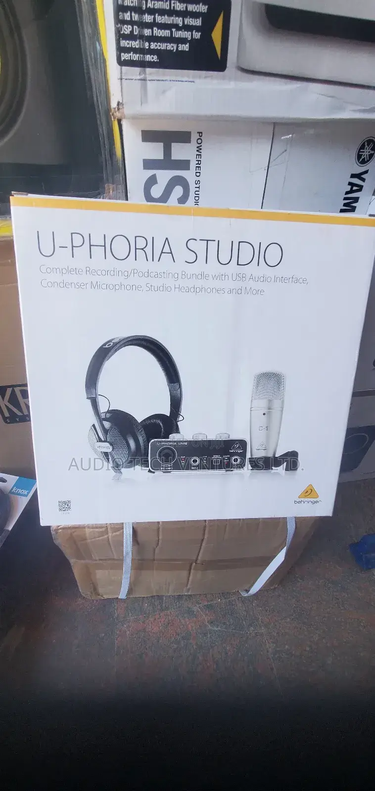 Behringer U-Phoria Studio
