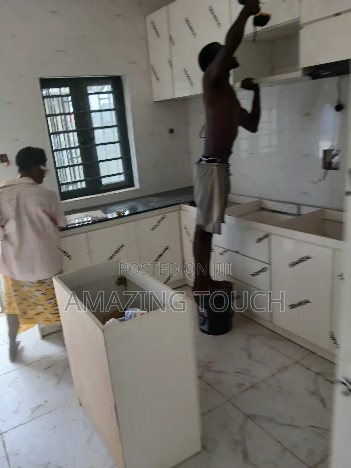 Model Kitchen Cabinet