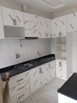 Model Kitchen Cabinet