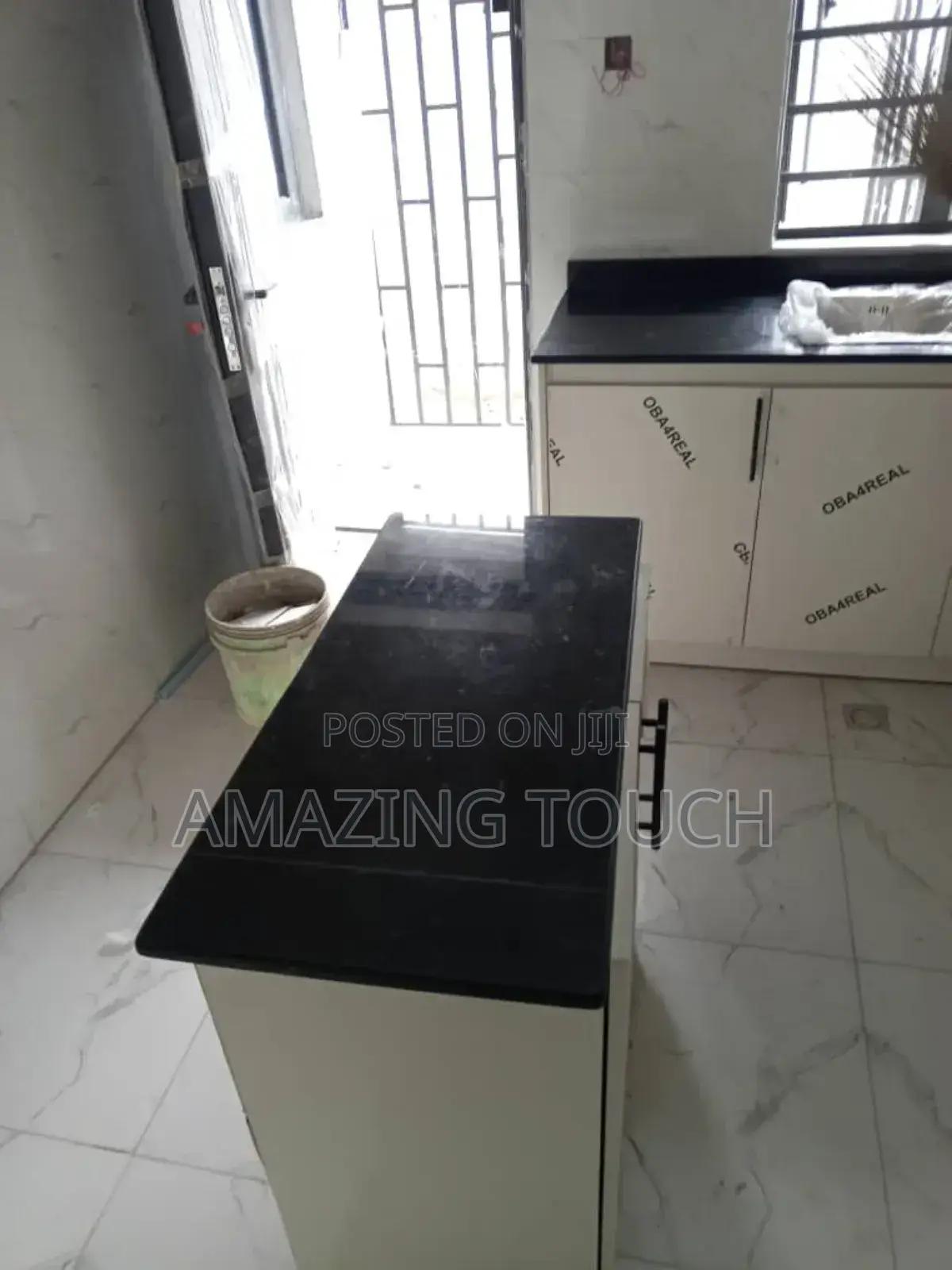 Model Kitchen Cabinet