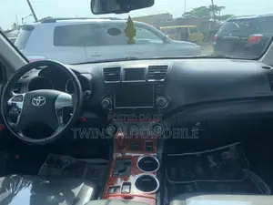 Toyota Highlander Limited 3.5l 4WD 2013 Gray