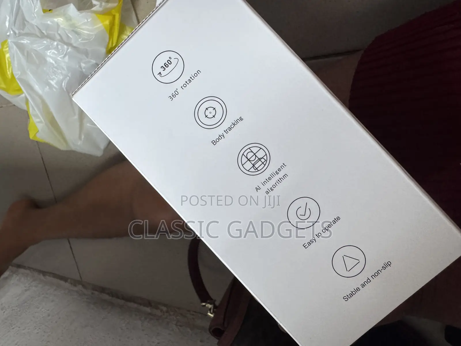 Q1 Automatic 360 Degree Rotation Phone Tracking Holder