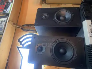 Edifier London  Use Studio Monitor Speaker