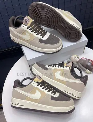 Nike Men's Air Force 1 '07 LX Sneakers 