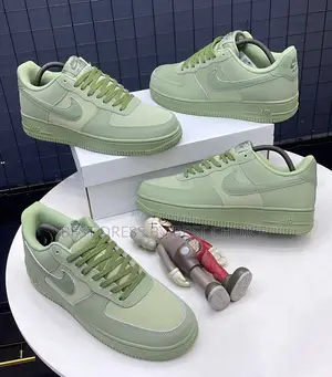 Nike Men's Air Force 1 '07 LX Sneakers