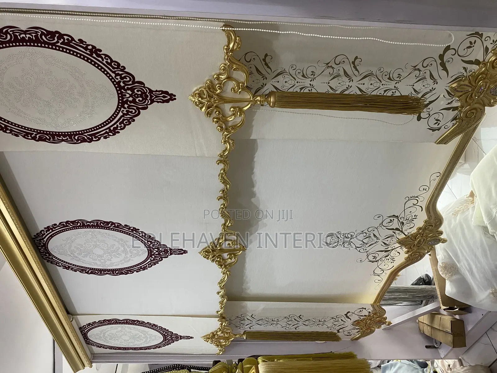 Foreign Royal Blind