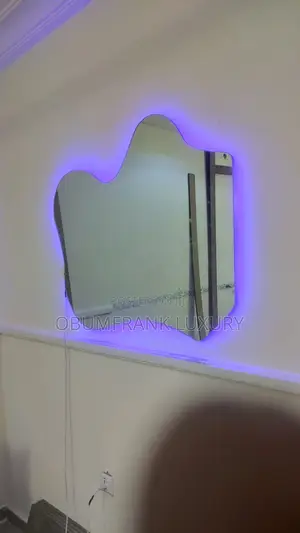 L E D Mirror