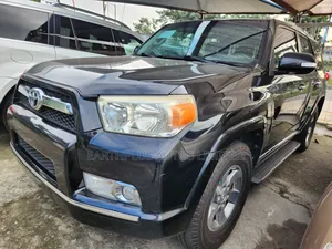Photo - Toyota 4-Runner SR5 2WD 2011 Black