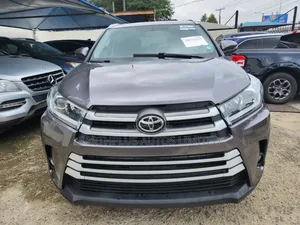 Photo - Toyota Highlander XLE V6 4x4 (3.5L 6cyl 6A) 2016 Gray