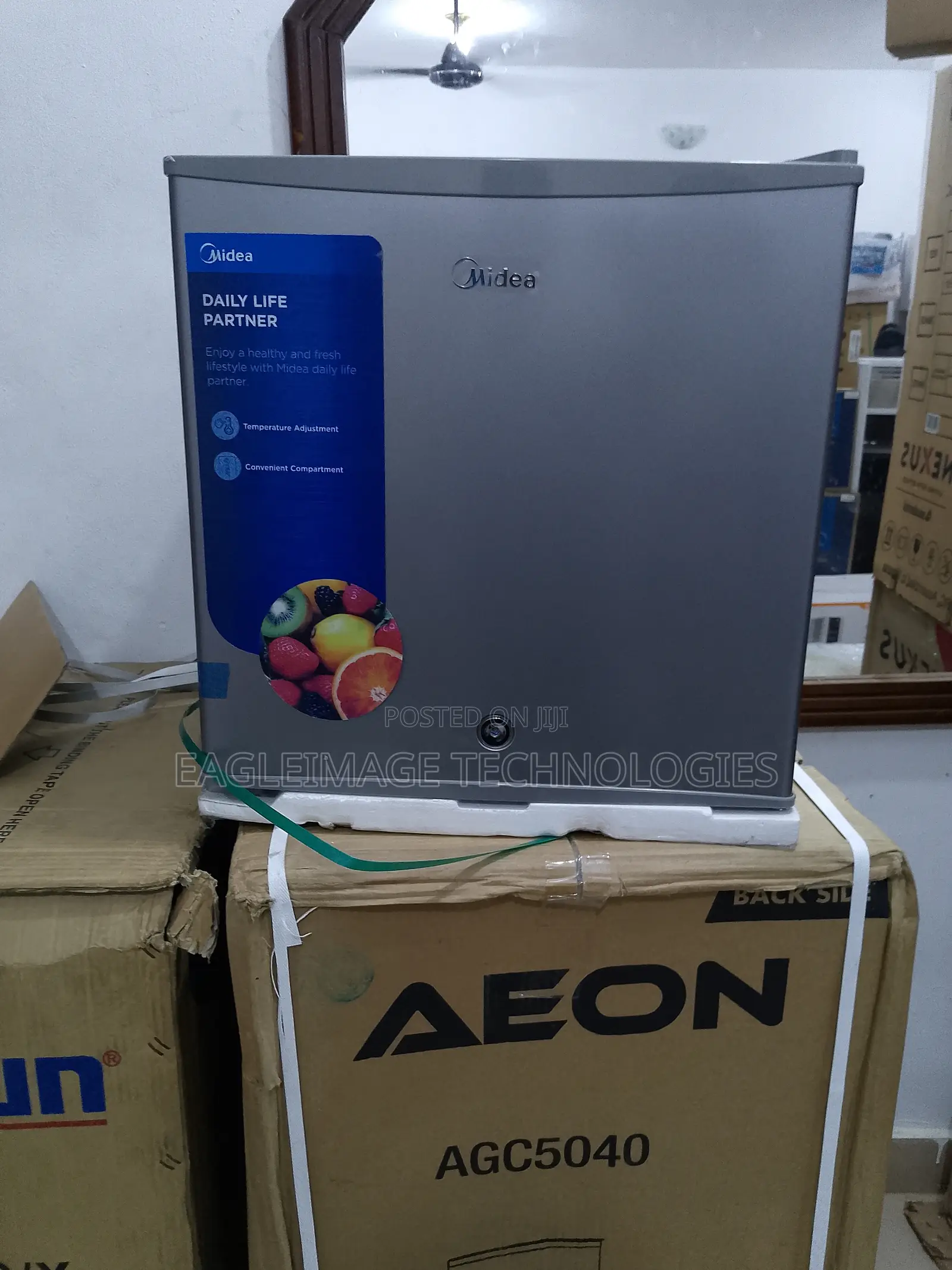 Family-Friendly Midea 45L Mini Refrigerator(Mdrd86fgg50)