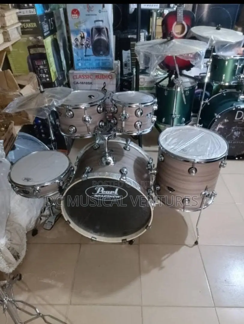 Pearl Roadshow Drum Set