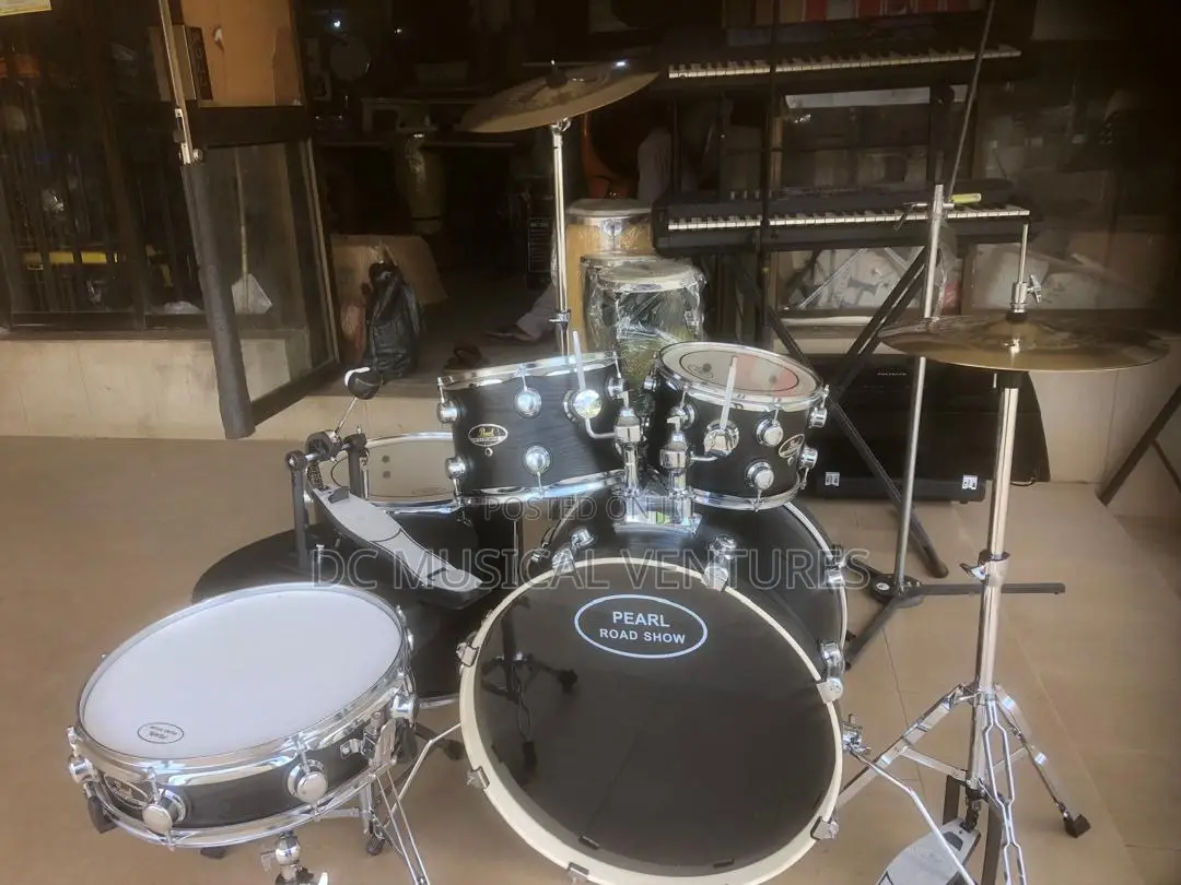 Pearl Roadshow Drum Set