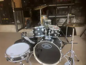 Pearl Roadshow Drum Set