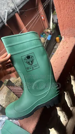 Green Safety Rain Boot With Iron