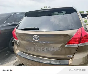 Toyota Venza V6 AWD 2010 Gold
