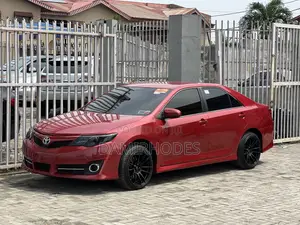 Toyota Camry SE 4dr Sedan (2.5L 4cyl 6A) 2013 Red