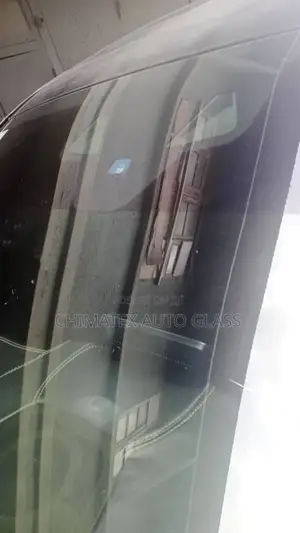 We Deliver and Install All Kinds of Mercedes Windscreen Glas