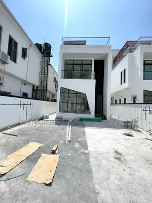 5bdrm Duplex in Lekki for sale