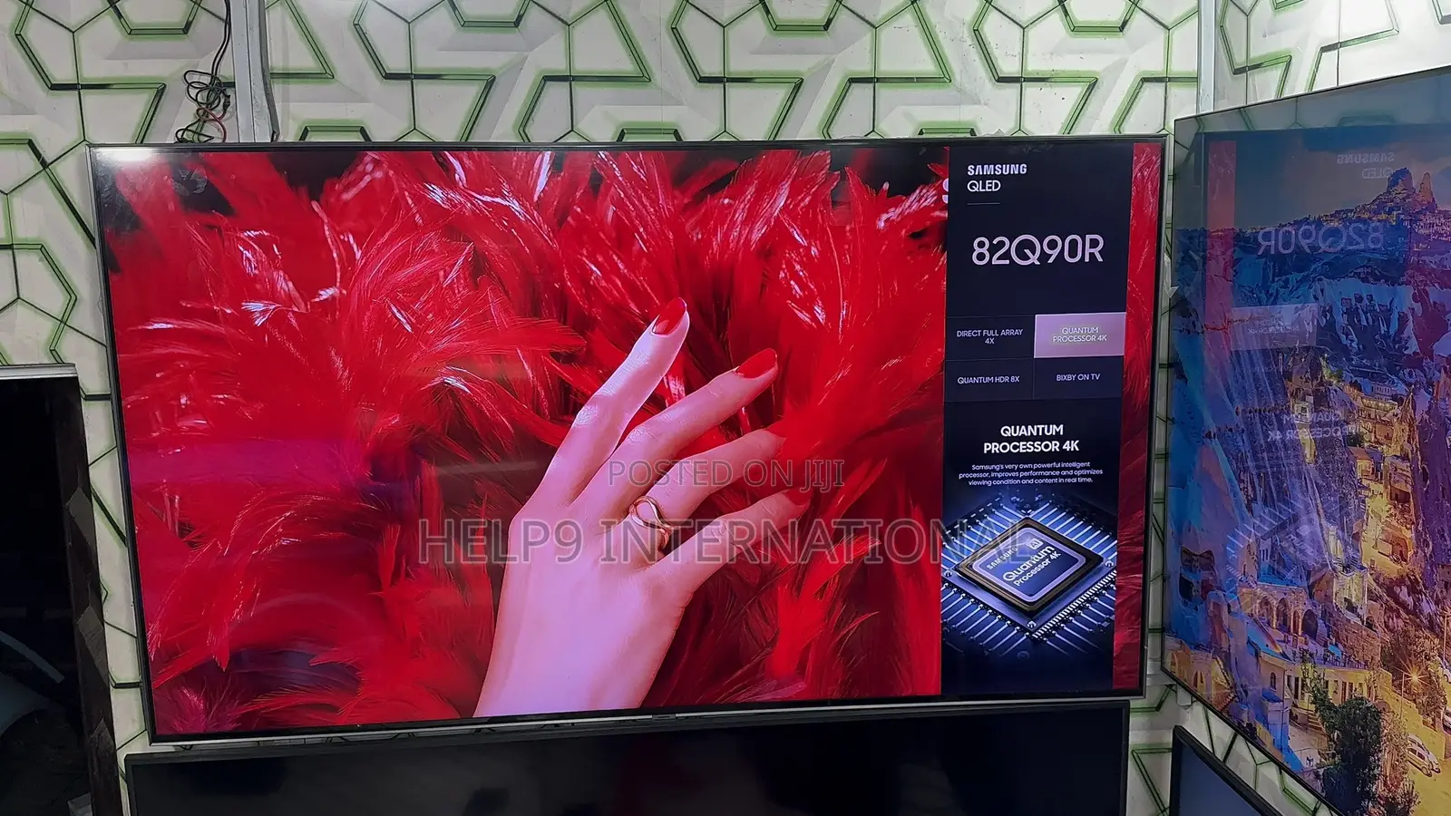 Clean Samsung 82"Qled Smart TV With Quantum Light Control