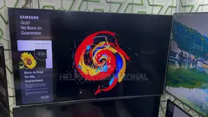 Clean Samsung 82"Qled Smart TV With Quantum Light Control