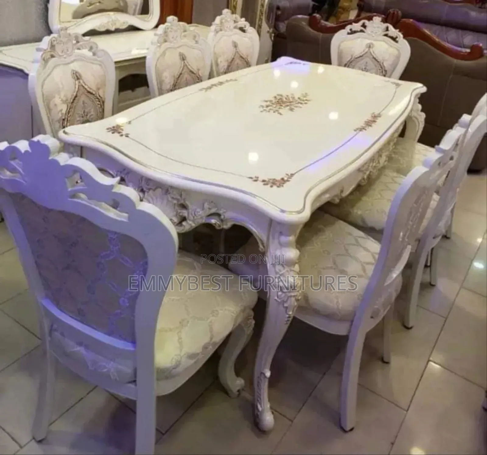 Complete 8 Seaters Royal Dinning Set.