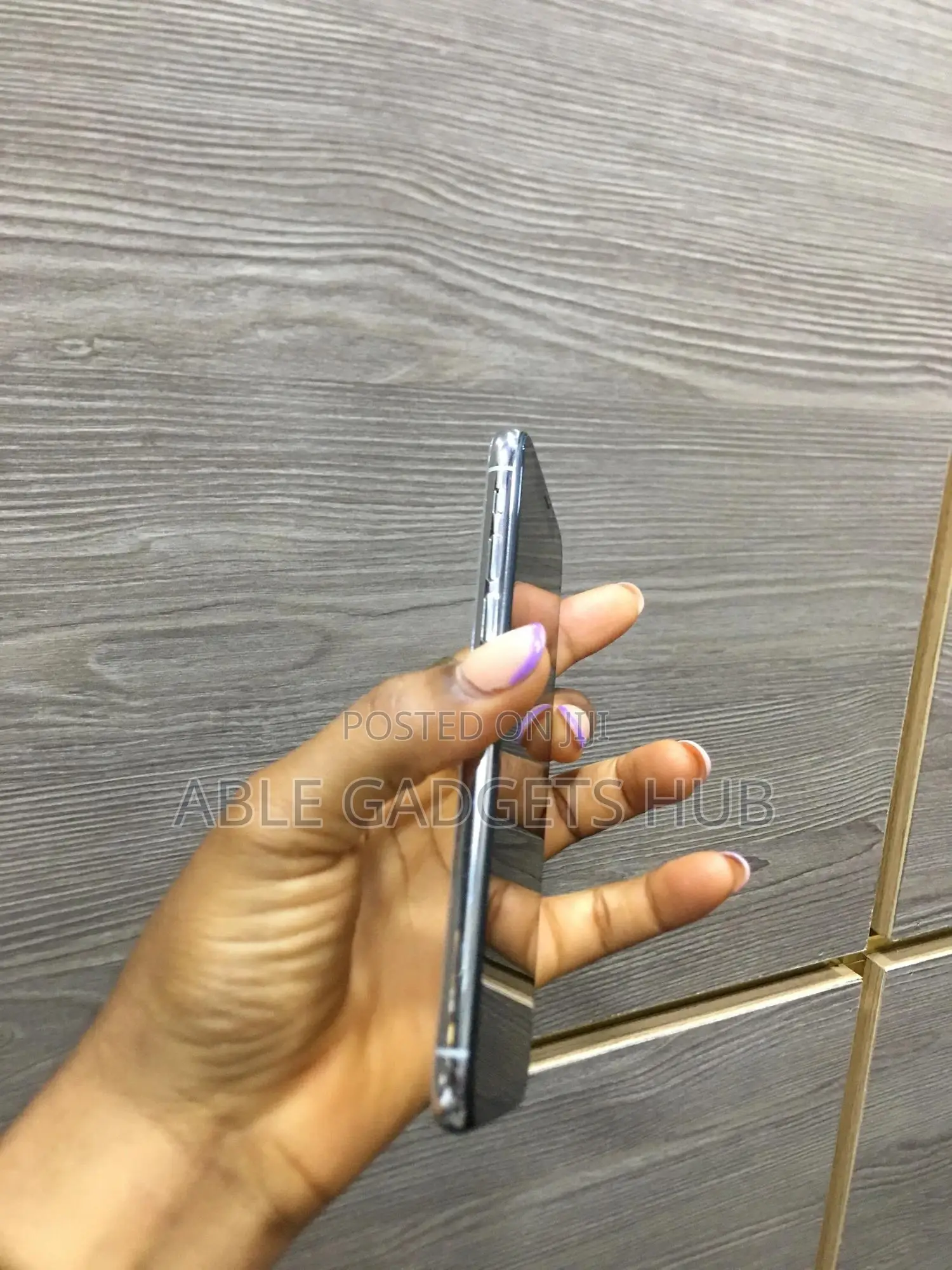 Apple iPhone X 64 GB White