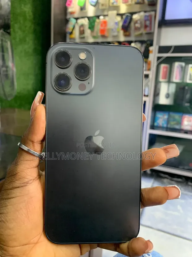 Apple iPhone 12 Pro Max 128 GB Green in Warri Mobile Phones