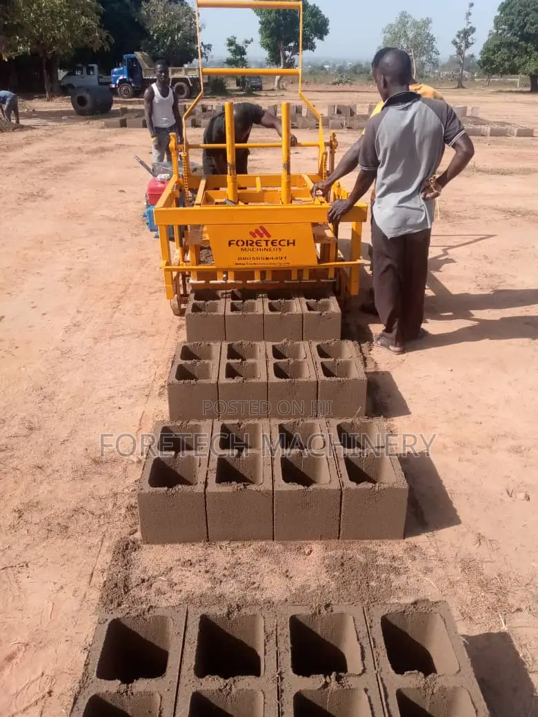 Concrete Mobile Block Molding Machine (Egg Layer)
