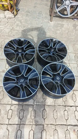 Toyota Hilux 17rim Alloyed!