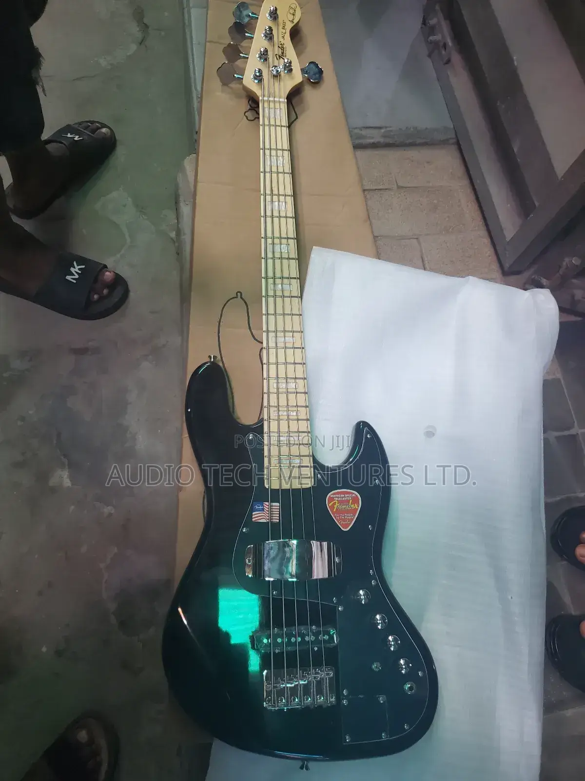 Fender Jazz Guitar R048707