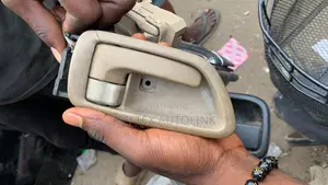 Inner Door Handle for Land Cruiser