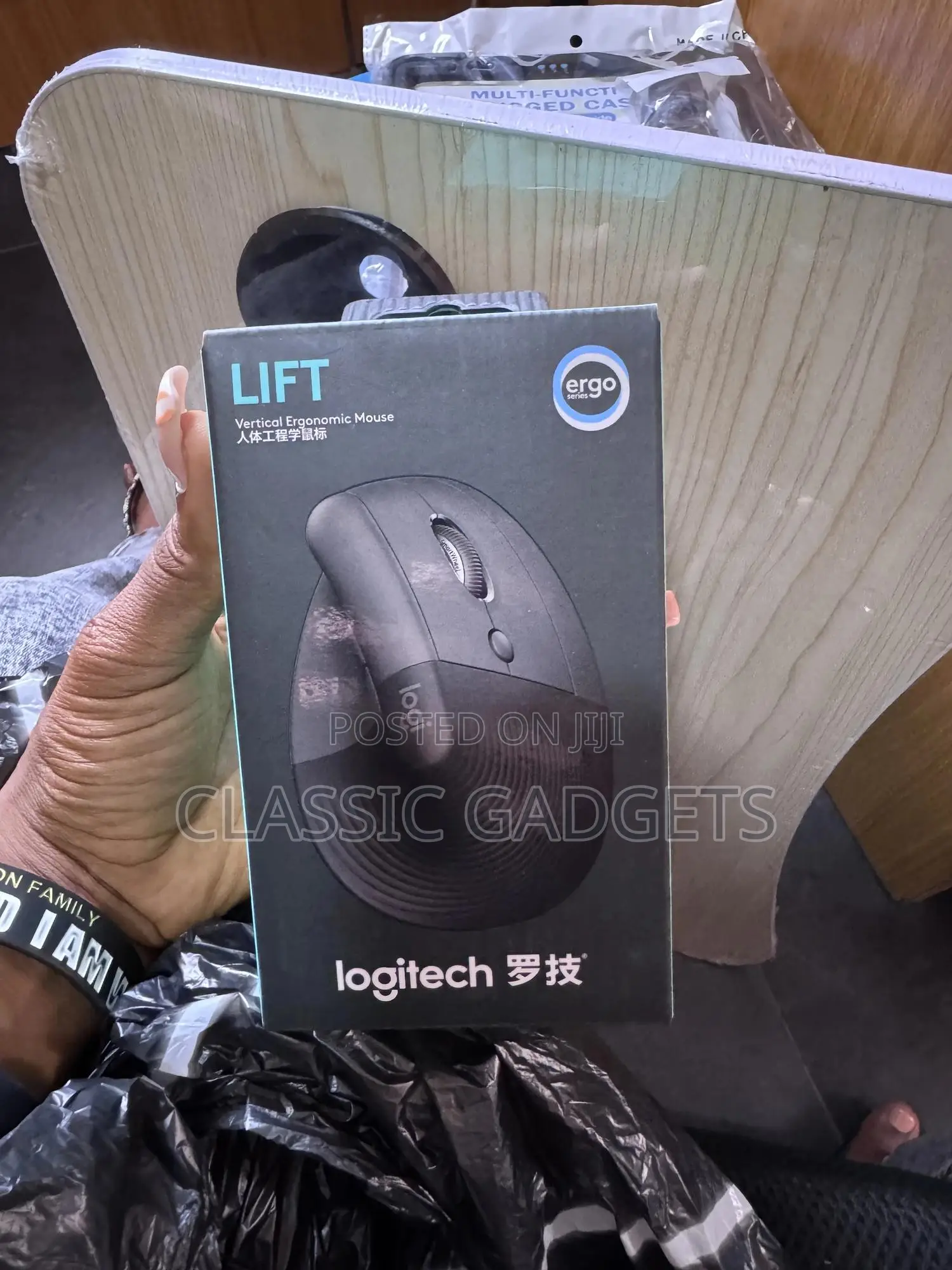Logitech Lift Vertical Ergonomic Mouse