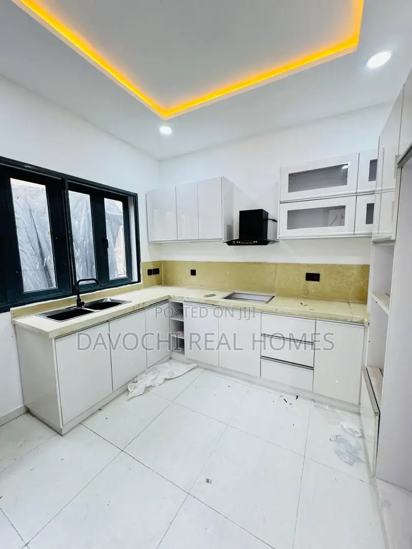 Furnished 5bdrm Duplex in Lekki Phase 1 for rent