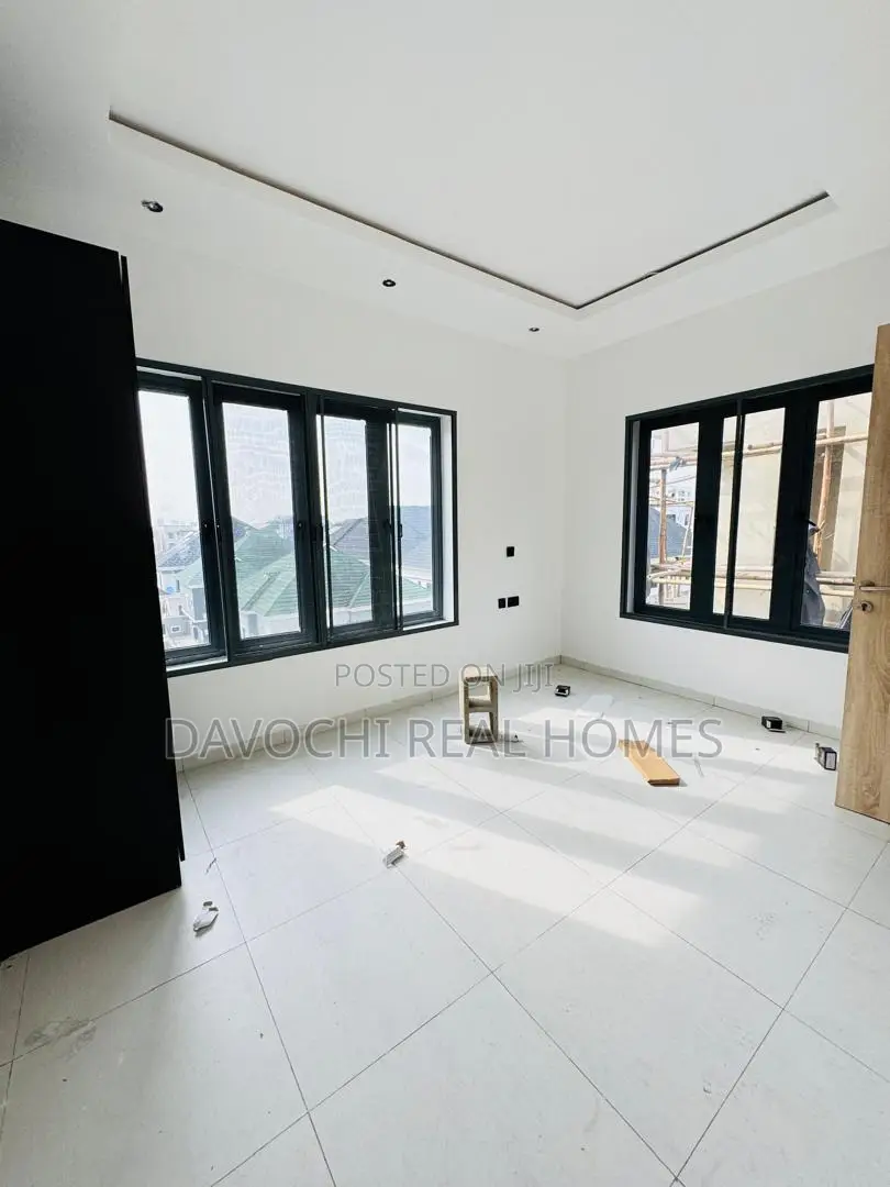 Furnished 5bdrm Duplex in Lekki Phase 1 for rent