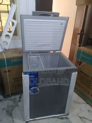 Midea 150L Anti-Rust Body Chest Freezer (Hs-186cn)
