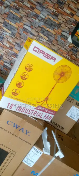 Powerful Qasa 18" Rechargeable Standing Fan