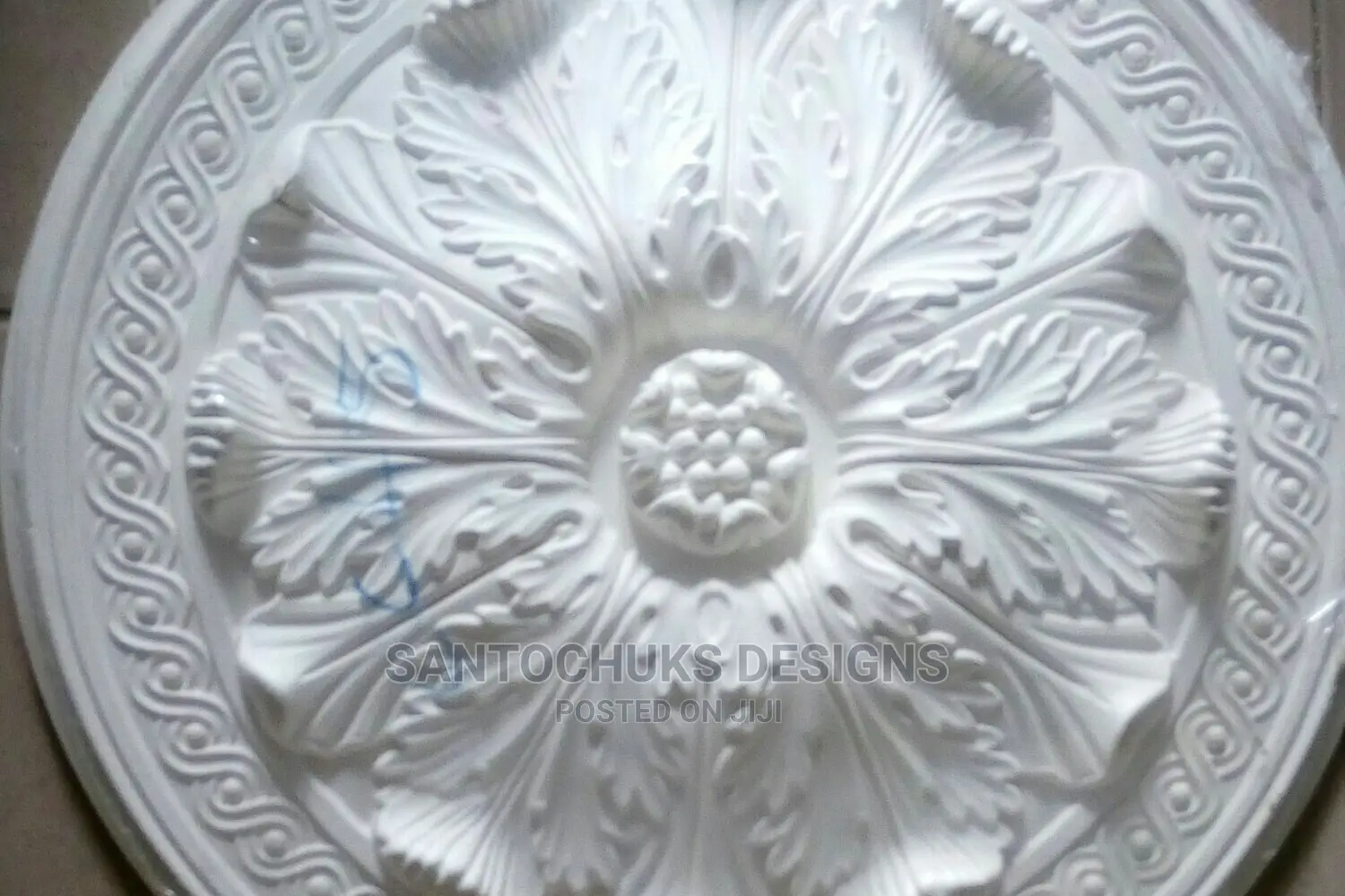 Pop Cornice and Ceiling Focus/Medallions