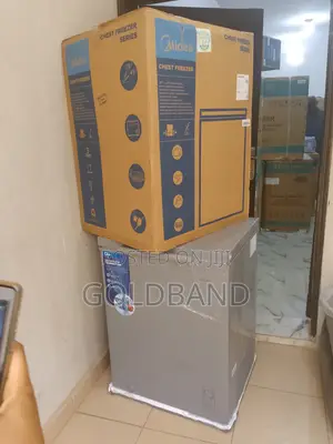Midea 150L Spacious Chest Freezer (Hs-186cn)