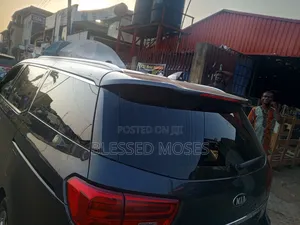 KIA Sedona Back Glass Tinted