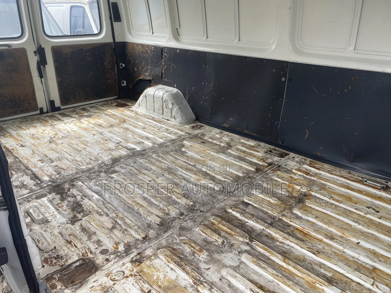 Ford Transit 2002 White