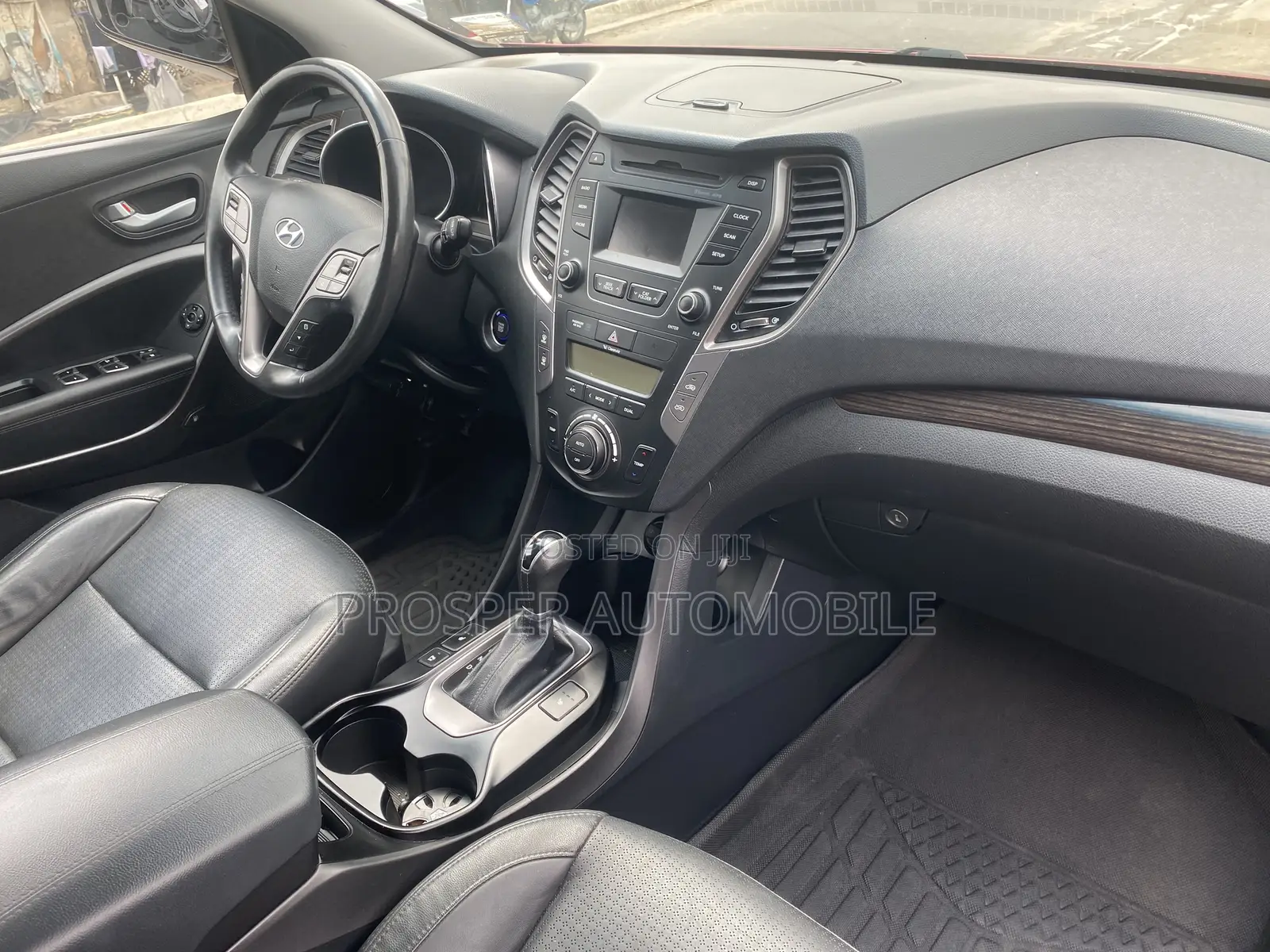 Hyundai Santa Fe 2014 Red