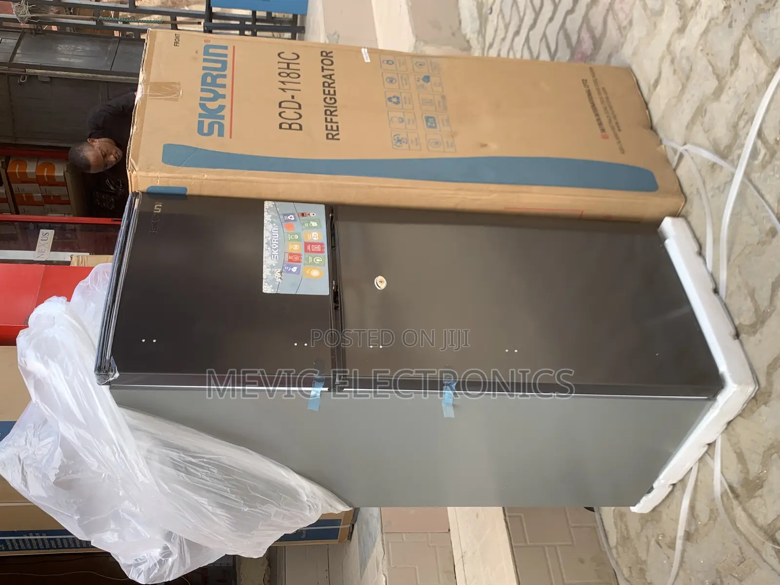 Skyrun Medium Refrigerator